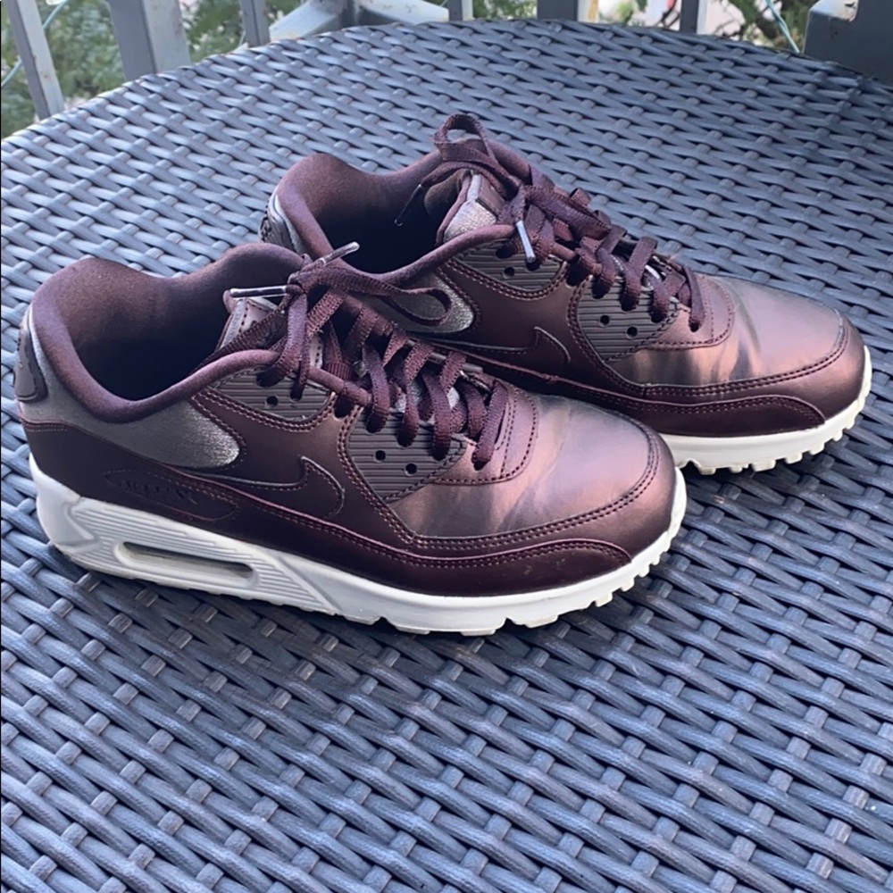 Burgundy  Nike Air Max 90 Sneaker